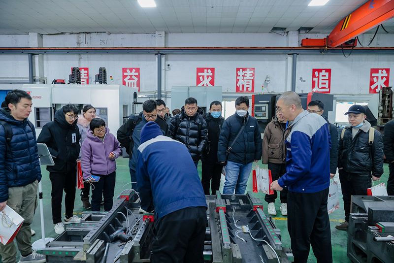 参会企业参观我公司